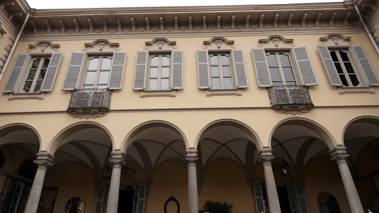 Italian Courtyard Building with Classic Architecture