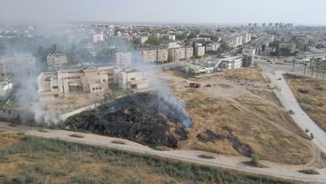 Campo-En-Llamas-En-El-Distrito-Sur-De-La-Ciudad-De-Israel,-Netivot