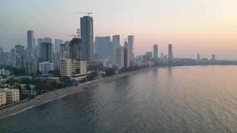 vista panorámica en la playa de dadar chow patty, vista de pájaro en mumbai