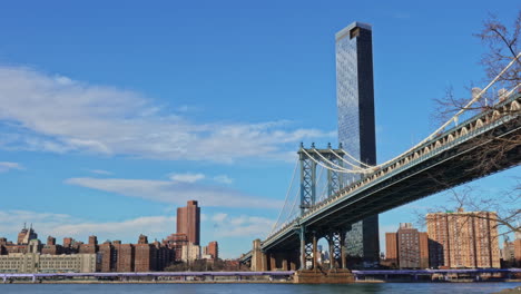 manhattan bridges across east river