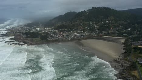 timelapse mal tiempo tormenta y huracán azotando la ciudad costera, estados unidos