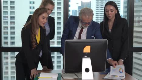 personas de negocios profesionales en la reunión del grupo.