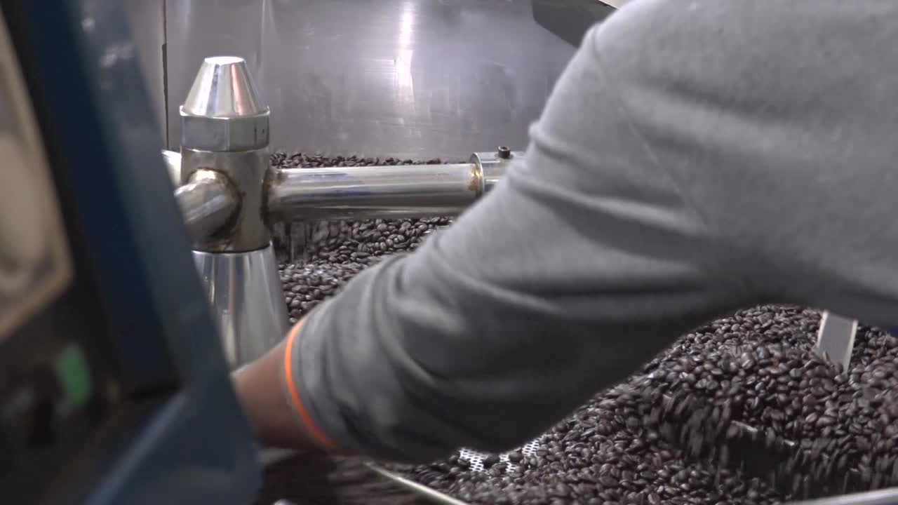 Coffee Roaster Machine
Coffee Roast Machine
Coffee Roaster
Coffee Factory
29