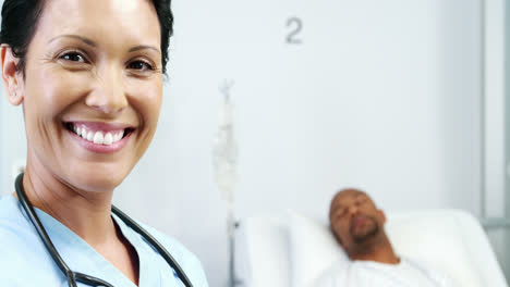 retrato de una doctora sonriente