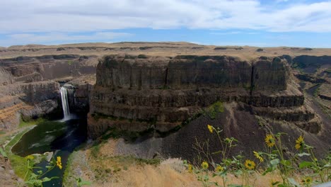 Vista-Panorámica-De-Las-Cataratas-Plouse-Y-El-Río-Palouse-En-Los-Scablands-Del-Estado-De-Washington-Oriental-Cerca-Del-Parque-Estatal-De-Las-Cataratas-Palouse