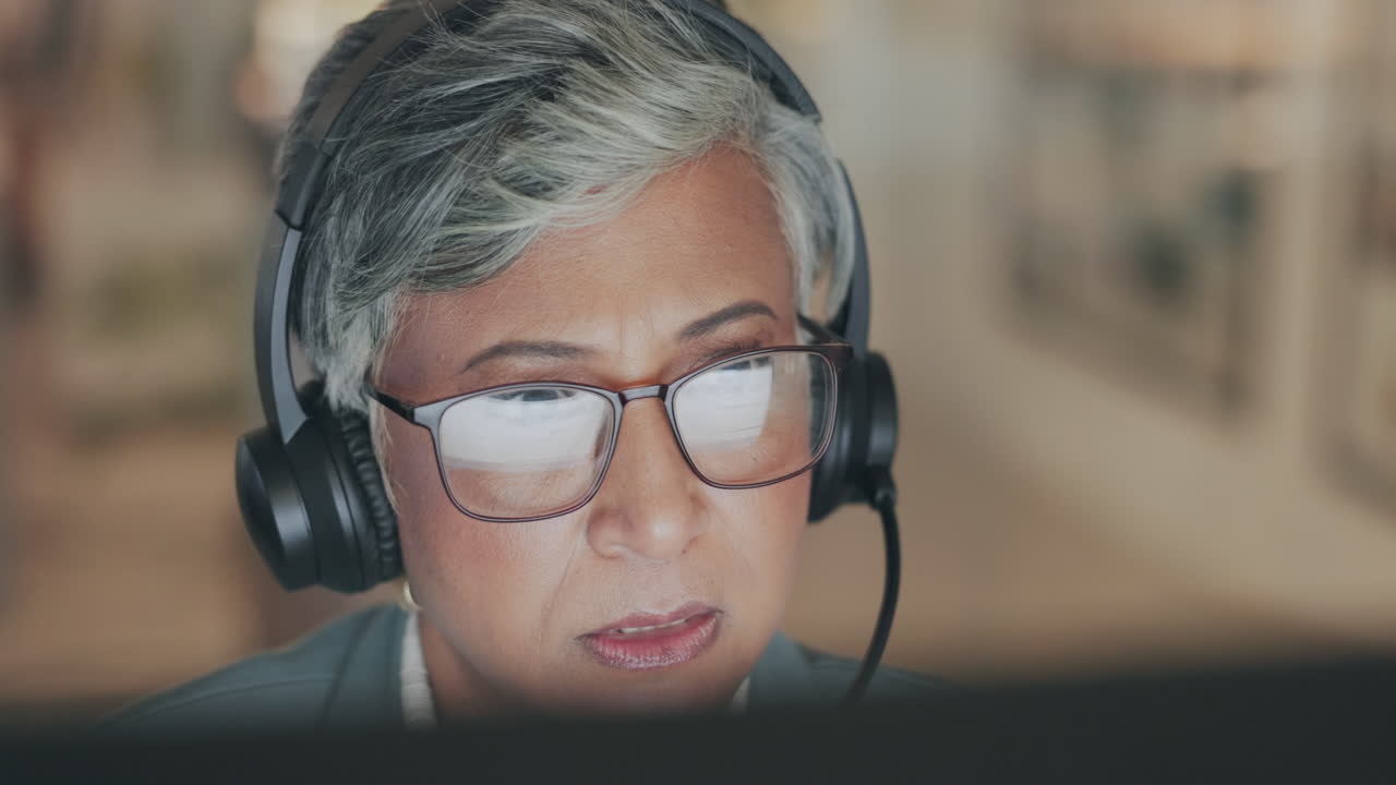 Call center, computer crisis