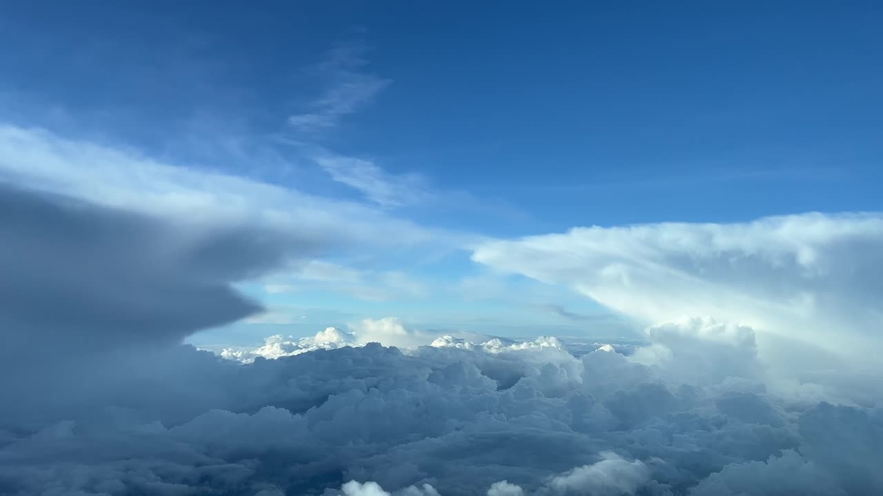 un cielo tormentoso desde arriba