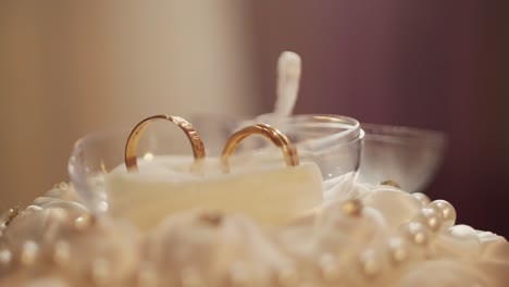 Sesión-De-Anillo-De-Oro-De-Boda-En-Bmpcc-4k-Antes-Del-Matrimonio