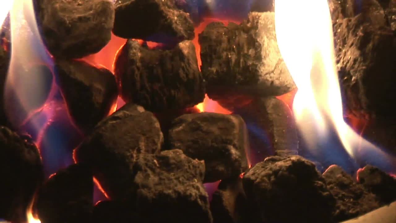 imágenes de stock de una vela de encendido