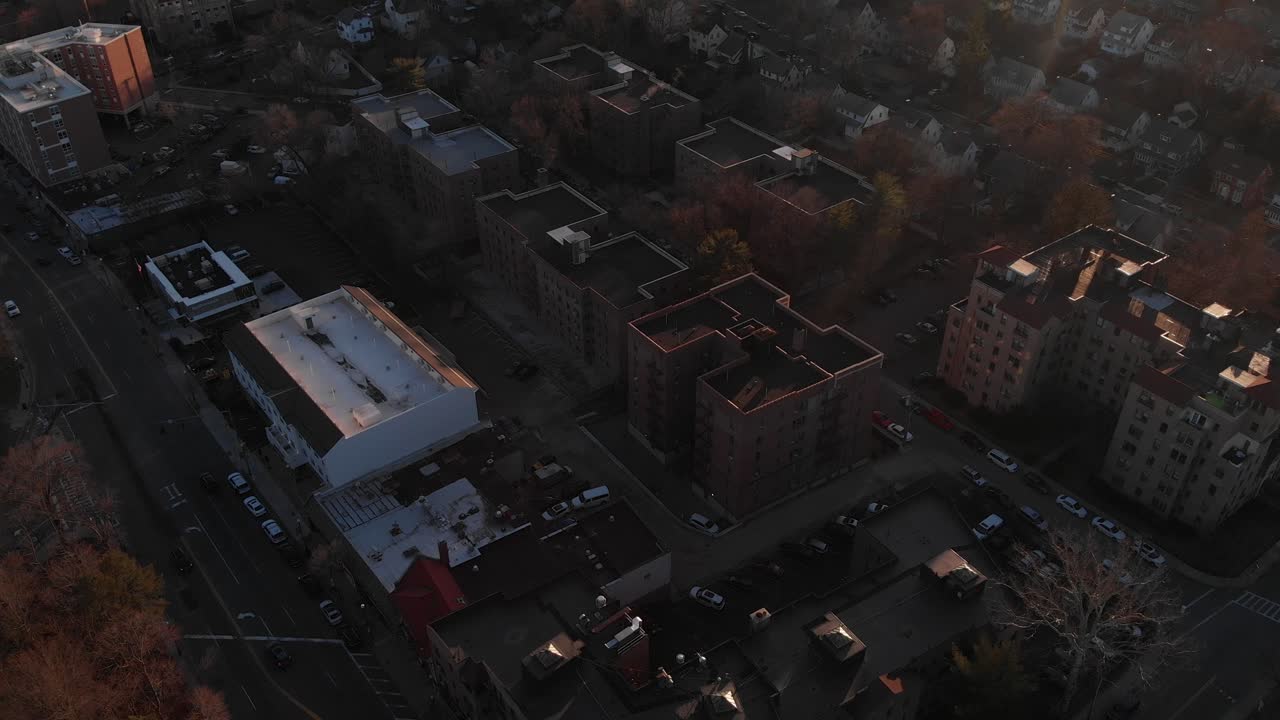 늦은 시간에 새로운 로셸 아파트 건물