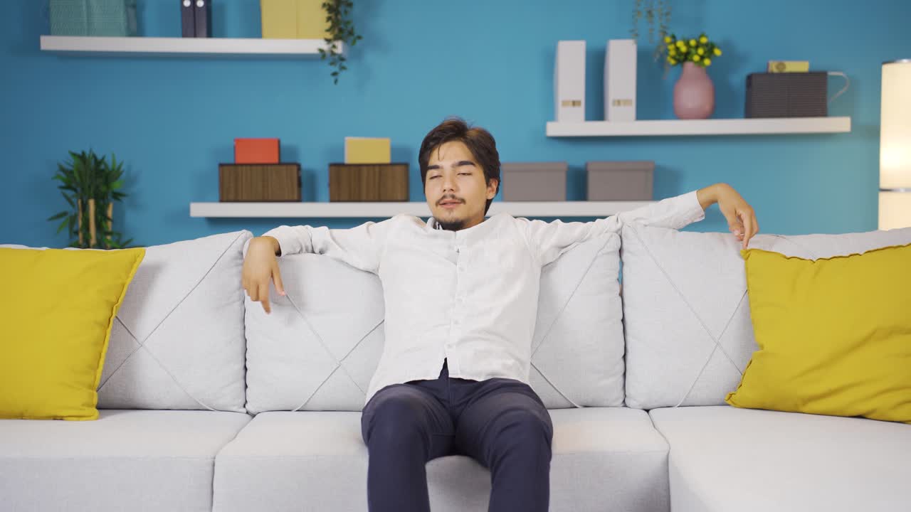 편안하고 행복하고 평화로운 사람.