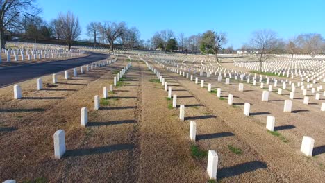 4K-Aerial-Military-Cemetary-Nashville-National-Cemetery-Flyover-Tennessee-Graveyard-Graves-Pull-Back