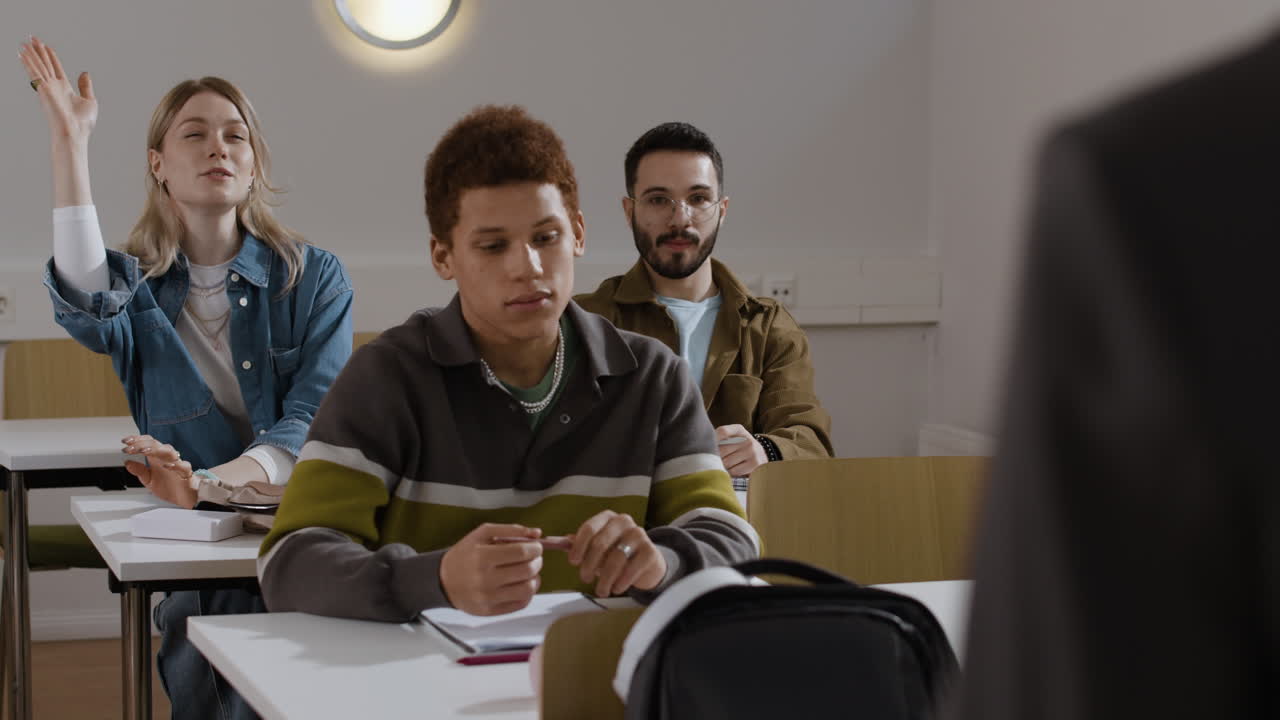 estudiantes en un aula