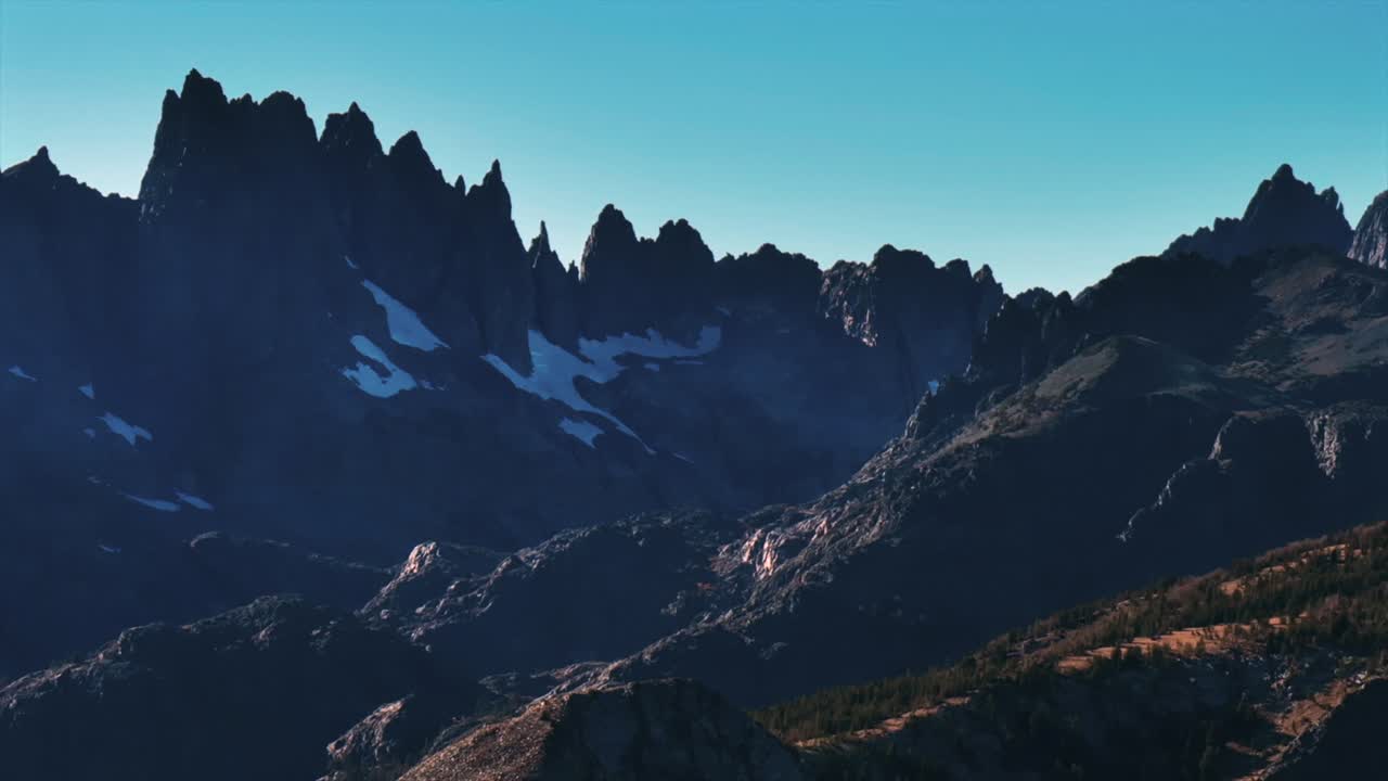 jagged peaks Mammoth Mountain daytime Minarets Summit Vista Ritter Range Banner Peak White Mountain Range Yosemite National Park Sierra Nevada Ansel Adams Wilderness nature landscape parallax left
