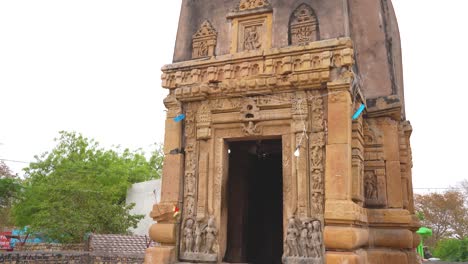 Alter-Hinduistischer-Shiv-Tempel-Aus-Der-Gurjara-Pratihara-Ära-In-Einem-Dorf-In-Zentralindien-In-Der-Nähe-Von-Gohad-Madhya-Pradesh