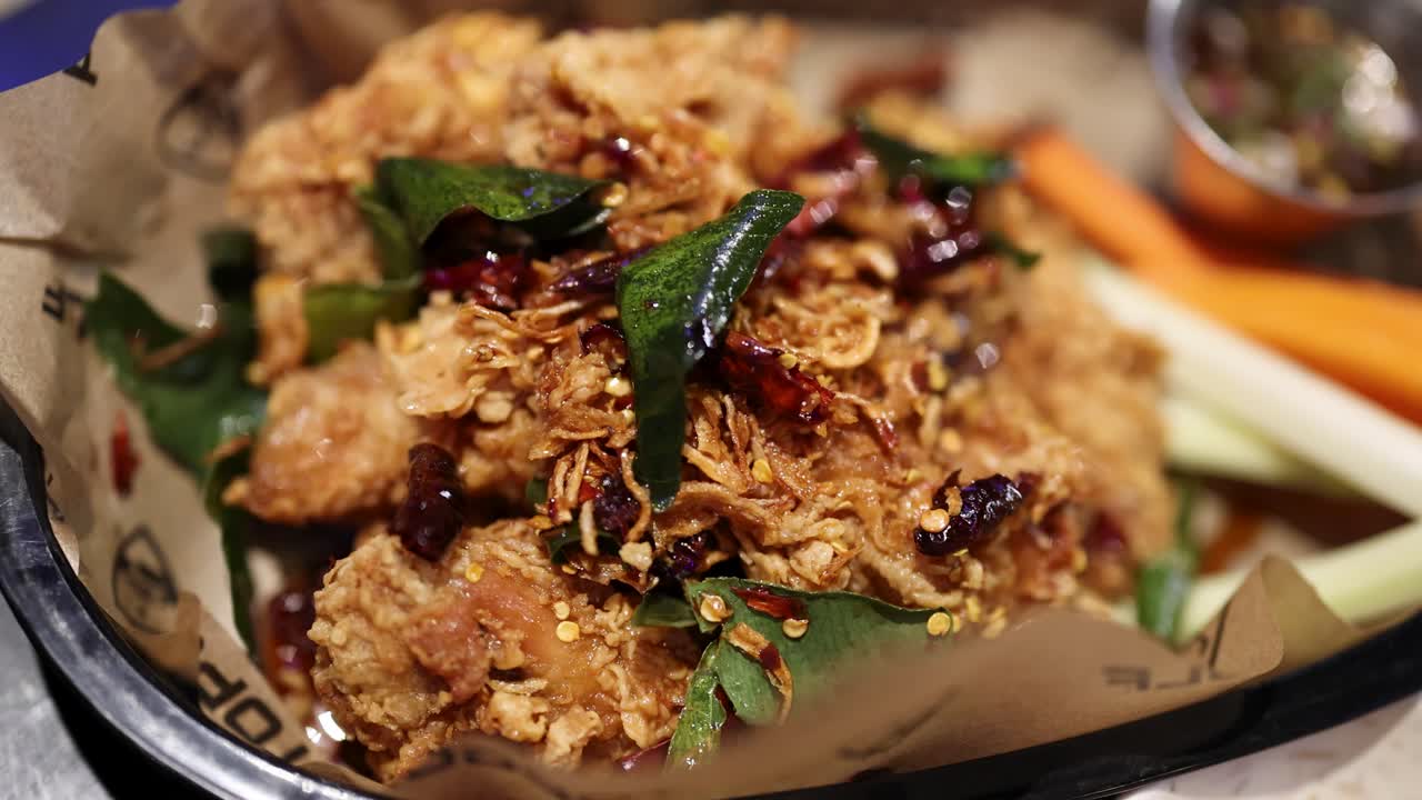 Crispy chicken fries with fresh vegetables