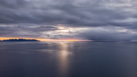 Dramatischer-Sonnenuntergang-Auf-Der-Insel-Andoya