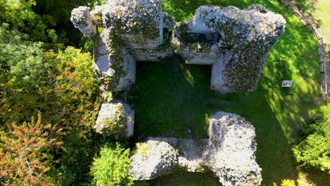 de l'intérieur des ruines du château de sutton valence