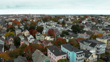 Impresionante-Toma-De-Dron-De-Las-Casas-Residenciales-De-Portland,-Maines,-En-El-Extremo-Este-De-La-Península