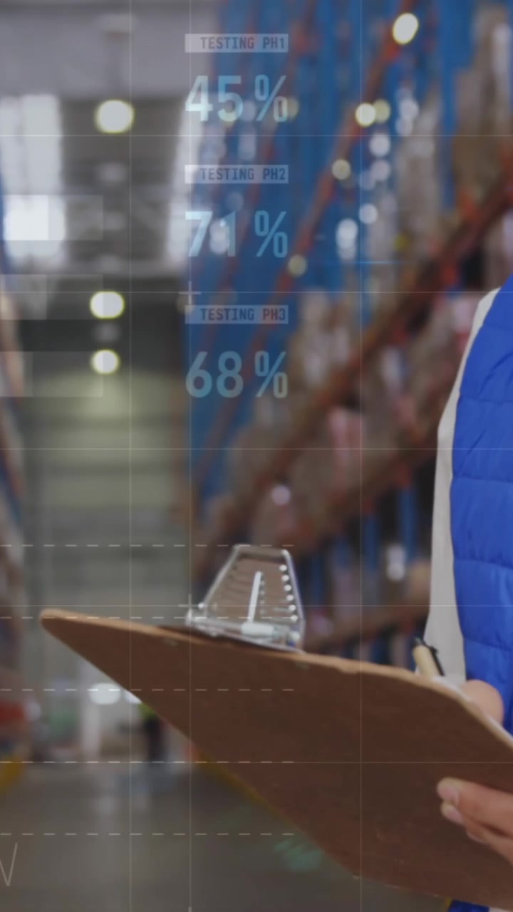 Animazione dell'elaborazione dati su persone che lavorano in un magazzino