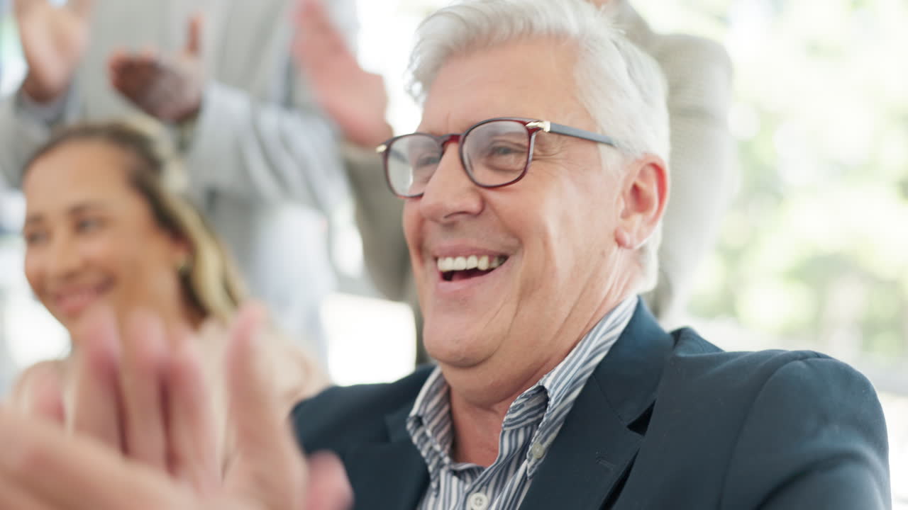 기업인, 세미나 및 훈련에 대한 박수