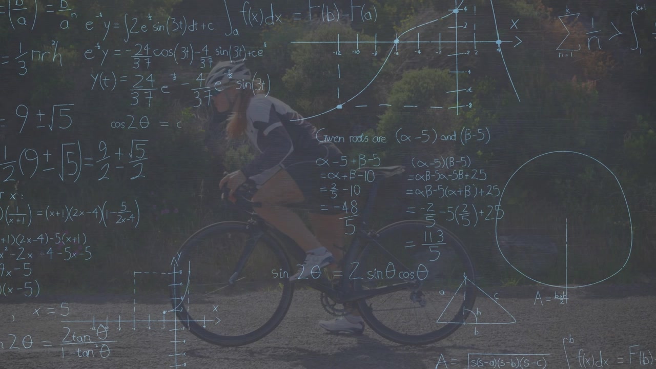 Bisiklete binen beyaz bir kadının üzerinde matematiksel denklemlerin animasyonu.