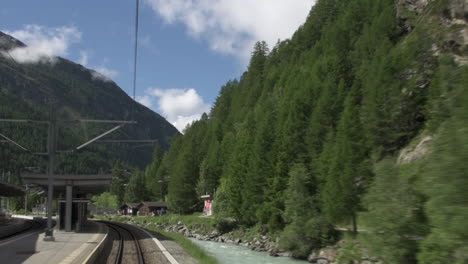 travel in train in switzerland glacier express