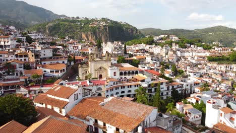 Taxco-Ist-Eine-Stadt-Im-Bundesstaat-Guerrero,-Berühmt-Für-Ihre-Spanische-Kolonialarchitektur