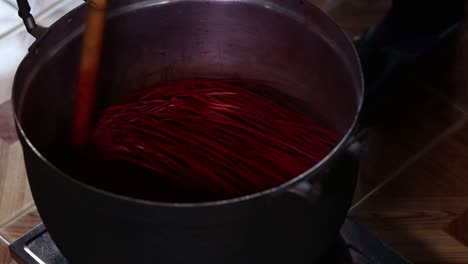 esteras de papiro cestería de papiro en la provincia de udonthani, tailandia