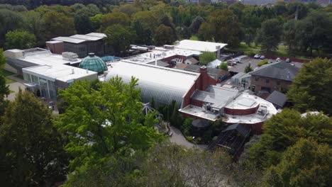 National-Aviary,-located-in-Pittsburgh,-Pennsylvania,-is-the-only-independent-indoor-nonprofit-aviary-in-the-United-States