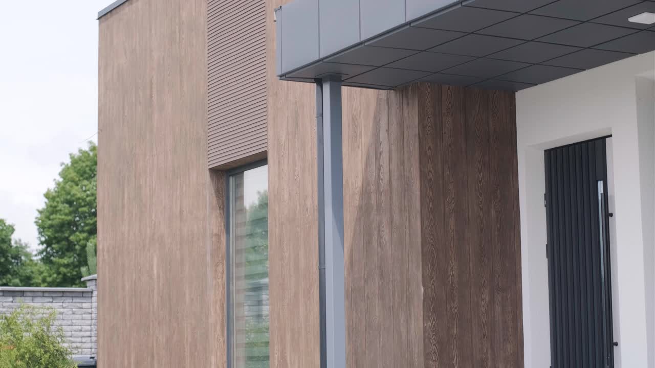 casa de diseño - villa moderna con sala de estar abierta y ala de dormitorio privado. gran terraza con privacidad gracias a la casa, piscina.