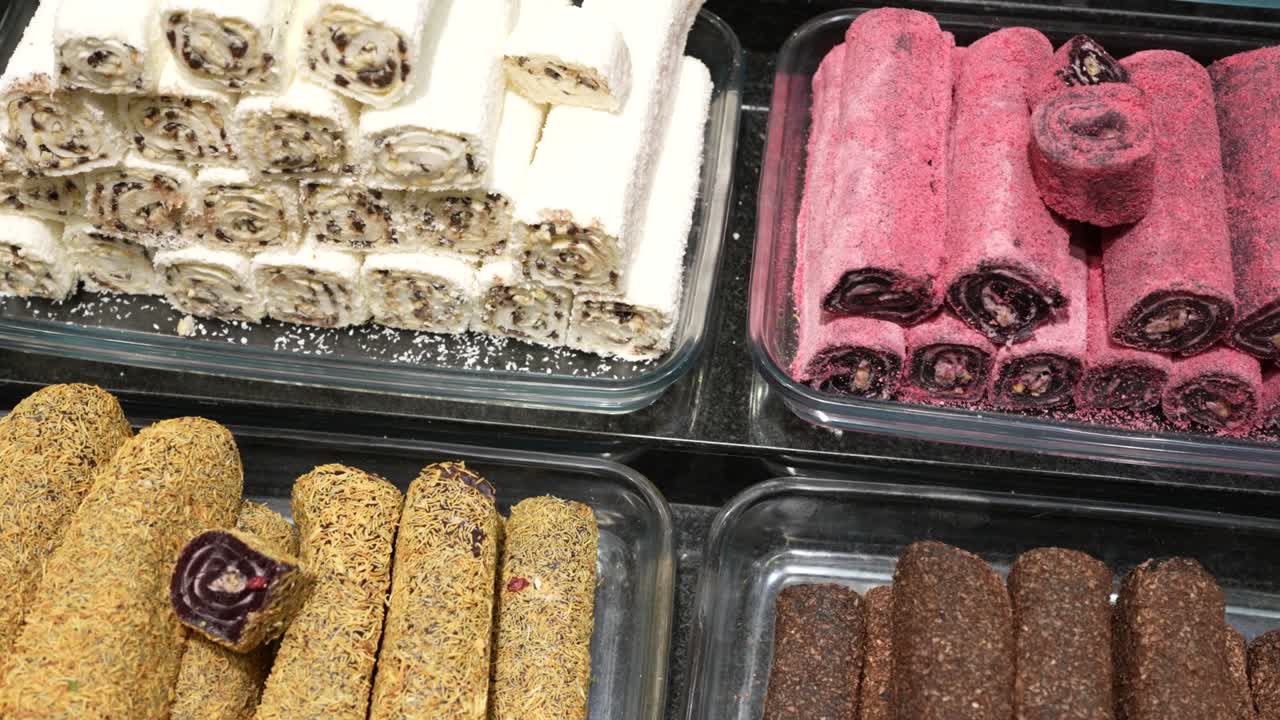 postres turcos lokma y baklava video, calle istiklal taksim, beyoglu istanbul pavo