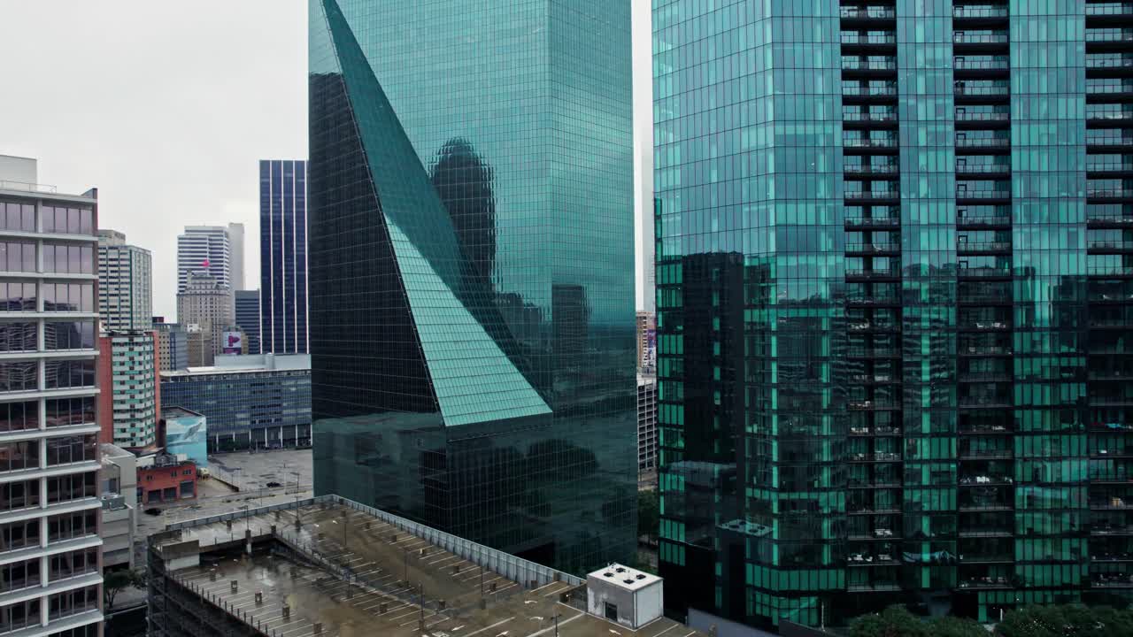 rascacielos modernos en un paisaje urbano