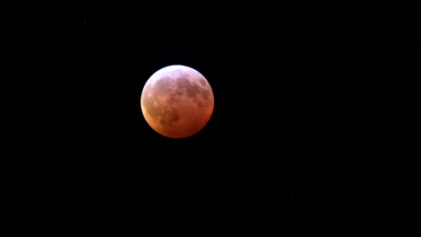 el eclipse lunar de luna de lobo de sangre llena del 20 de enero de 2019