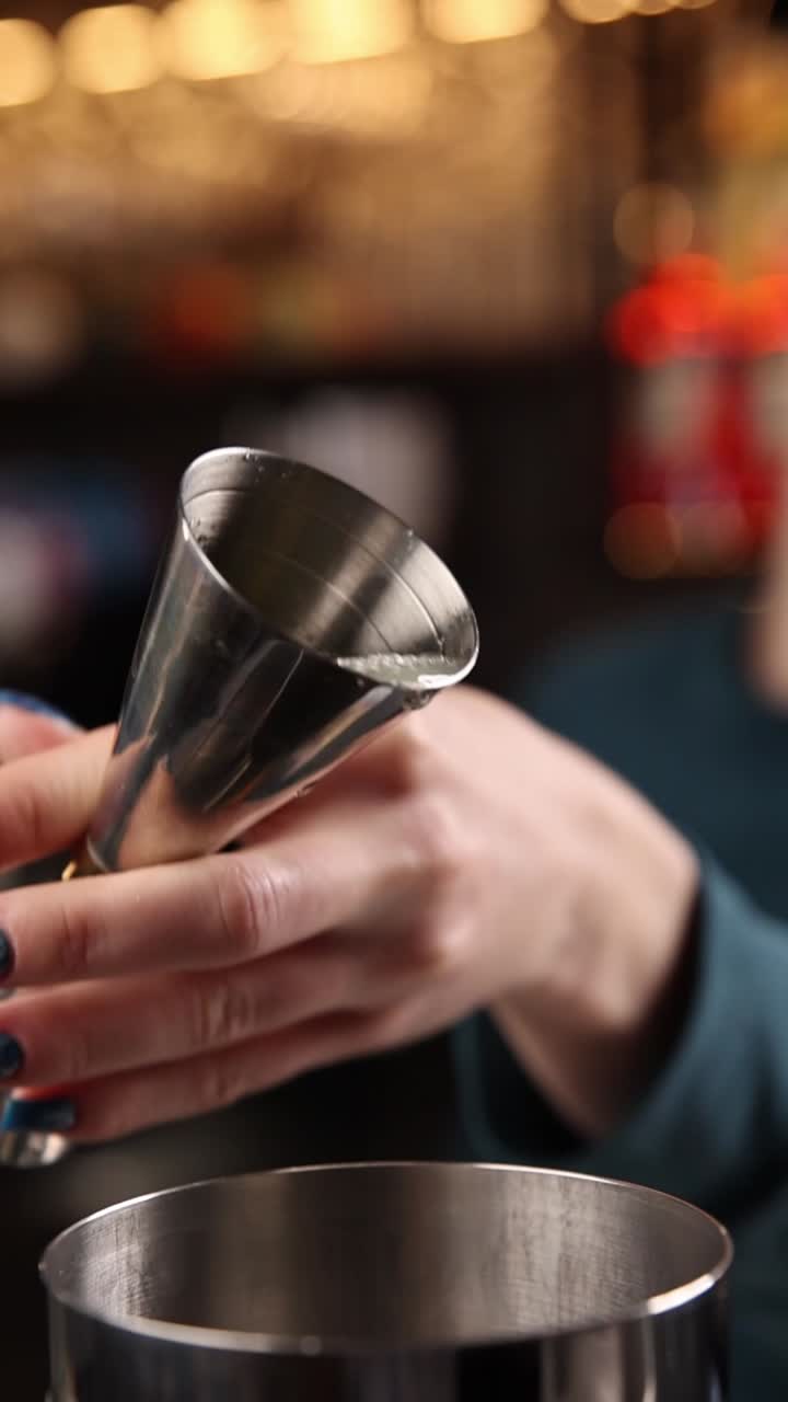 Versare cocktail