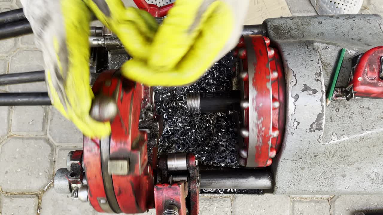 금속 파이프 절단 기계