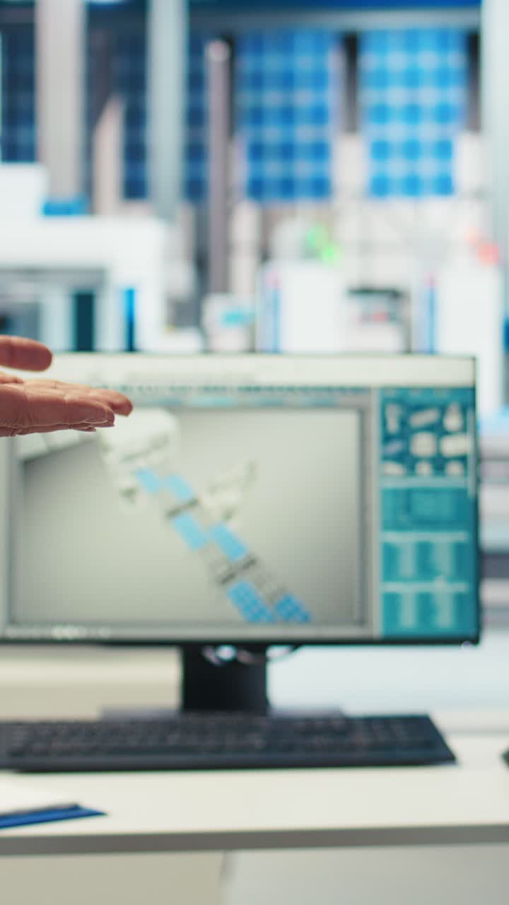 Vertical Video Businessmen In Photovoltaics Factory Closing Deal, Shaking Hands