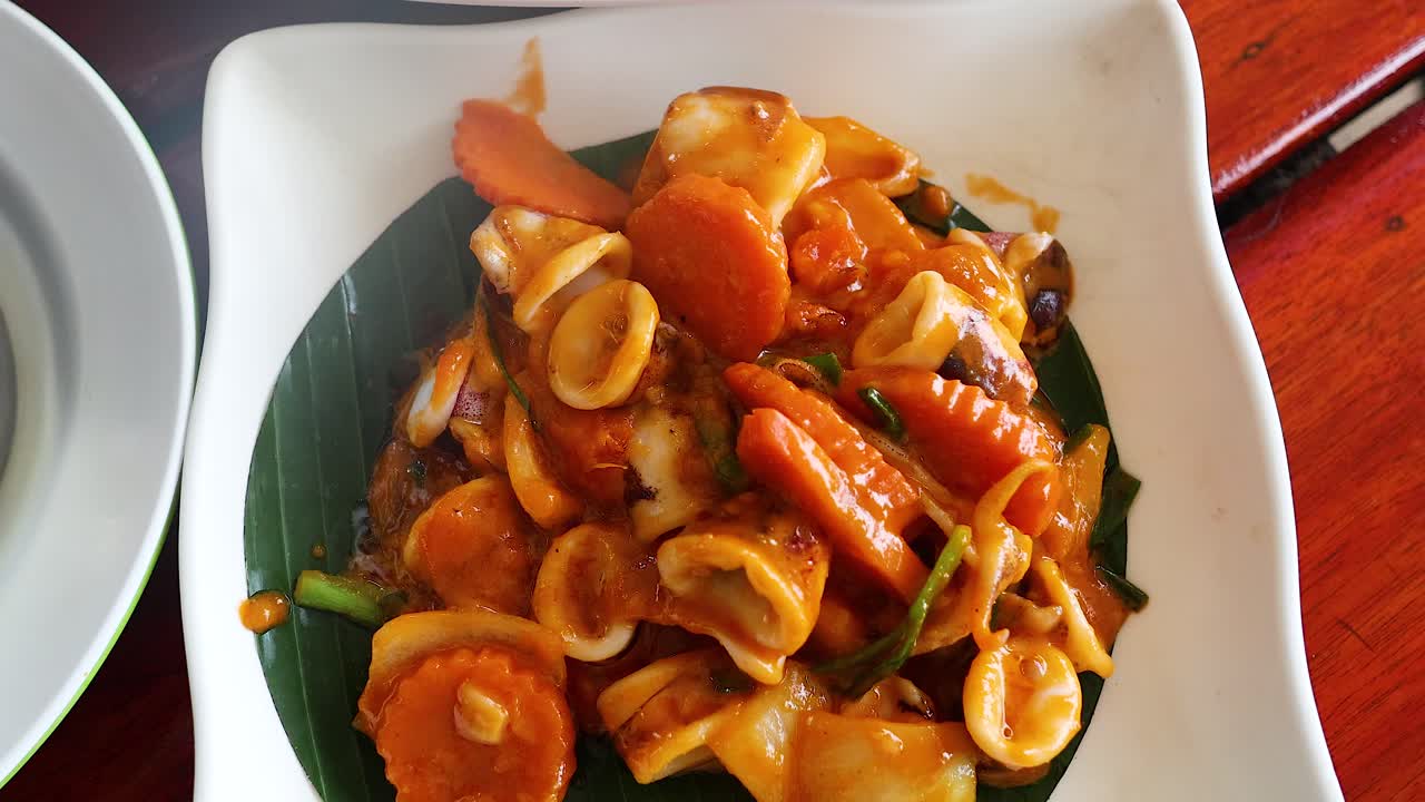 맛있는 태국 맛의 맛있는 해산물 요리