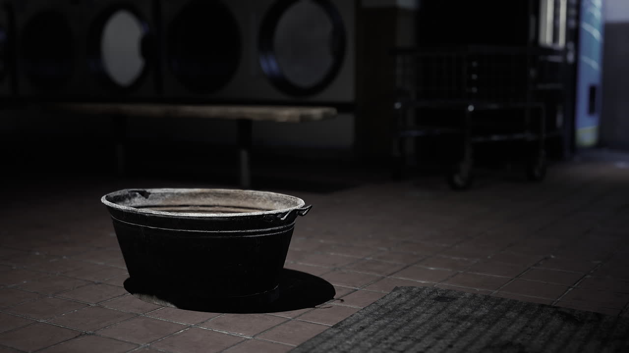 세탁실 에 있는 녹말 한 금속 버