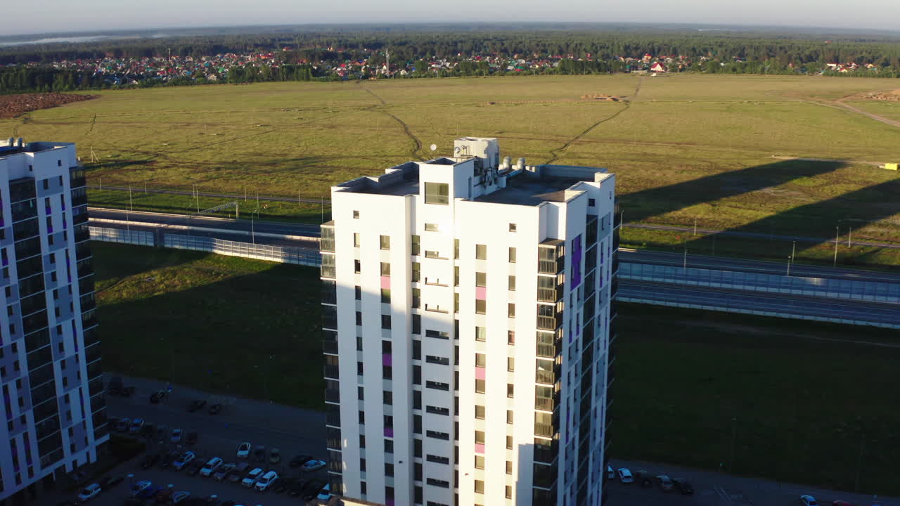 edificios de apartamentos de gran altura en un nuevo desarrollo urbano