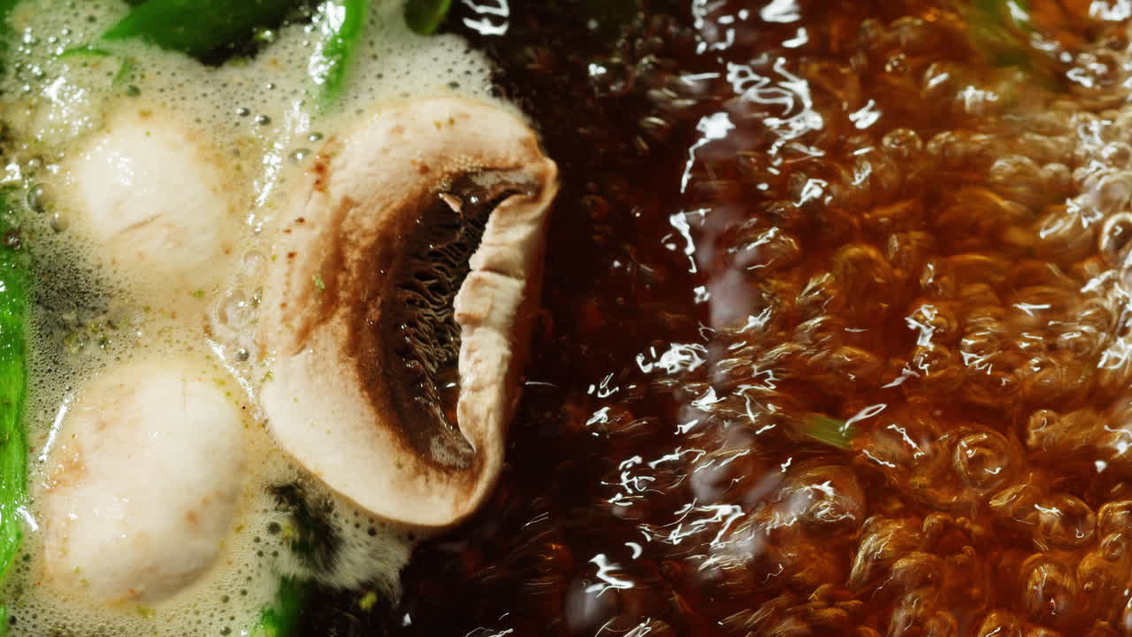 cocción de sopa de setas