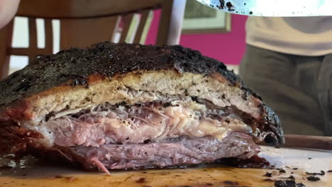 muestra de carne recién asada