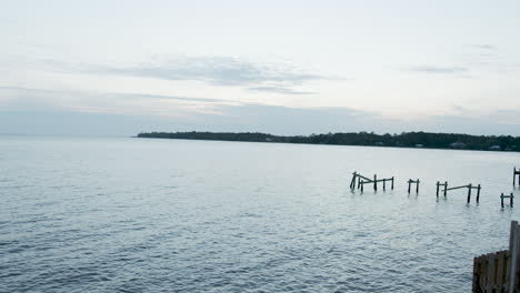 Olas-Del-Océano-De-La-Tarde-En-Cámara-Lenta-Rompiendo-En-Denton,-Florida