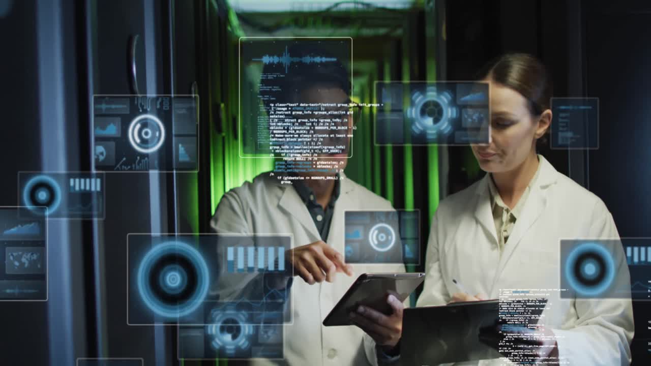 animación del procesamiento de datos en pantallas sobre diversos hombres y mujeres que trabajan en la sala de servidores