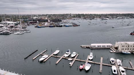 Antena-Sobre-Marina-En-Newport-Rhode-Island