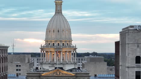 4K-Close-of-Michigan-Capitol-during-sunset