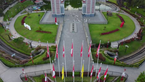 Drone-4k-footage-of-a-public-park-in-Lima,-Peru