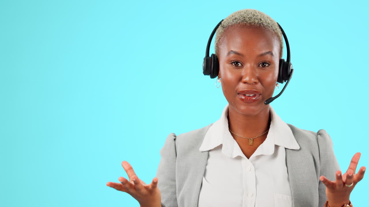 centro de llamadas, espacio de mano y retrato de mujer