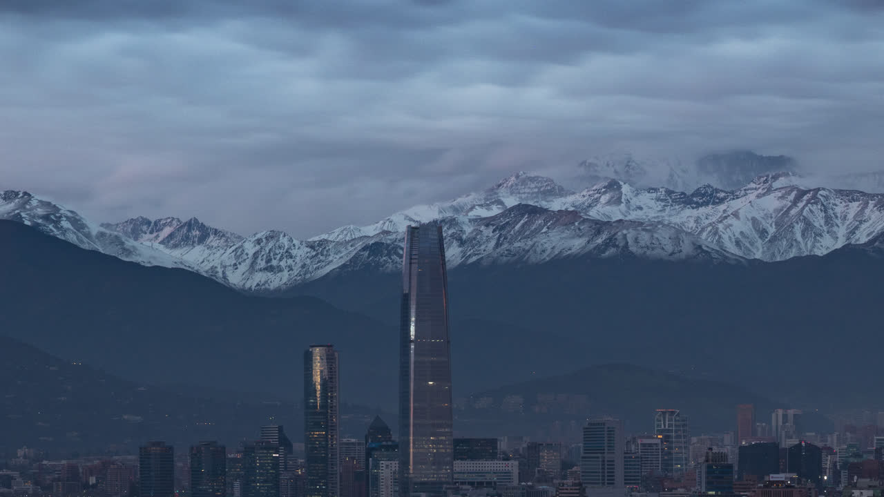 Skyline di Santiago del Cile, time lapse mattutino.