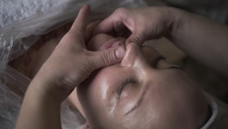 facial massage session
